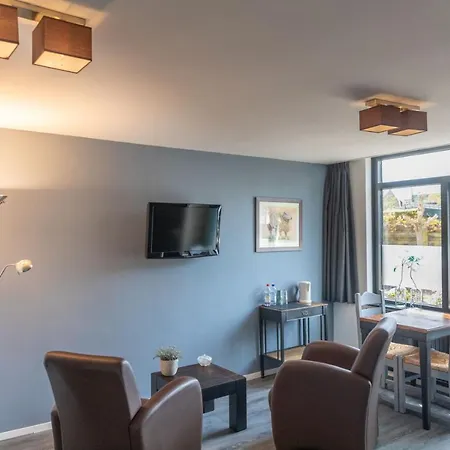 Hotel-restaurant Loodsmans Welvaren Bv 3*