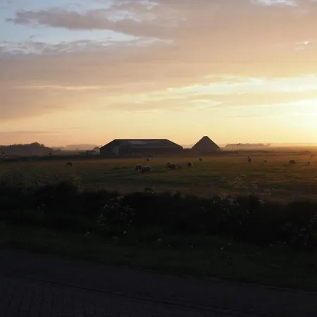 מלון Hotel-restaurant Loodsmans Welvaren 3*