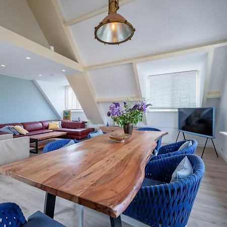 Hotel-restaurant Loodsmans Welvaren מלון 3*