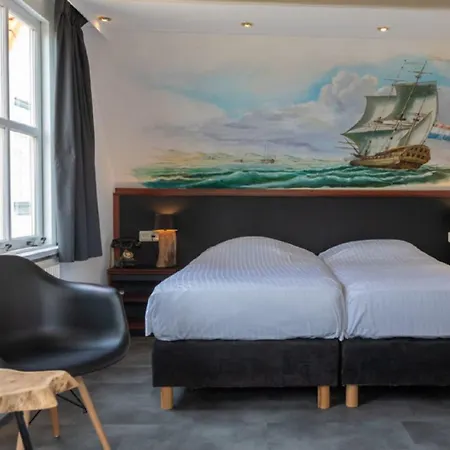 Hotel-restaurant Loodsmans Welvaren מלון 3*