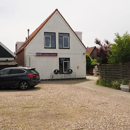 Hotel-restaurant Loodsmans Welvaren מלון 3*